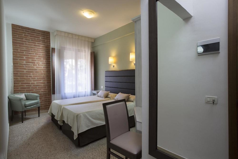 Hotel Alma Domus *